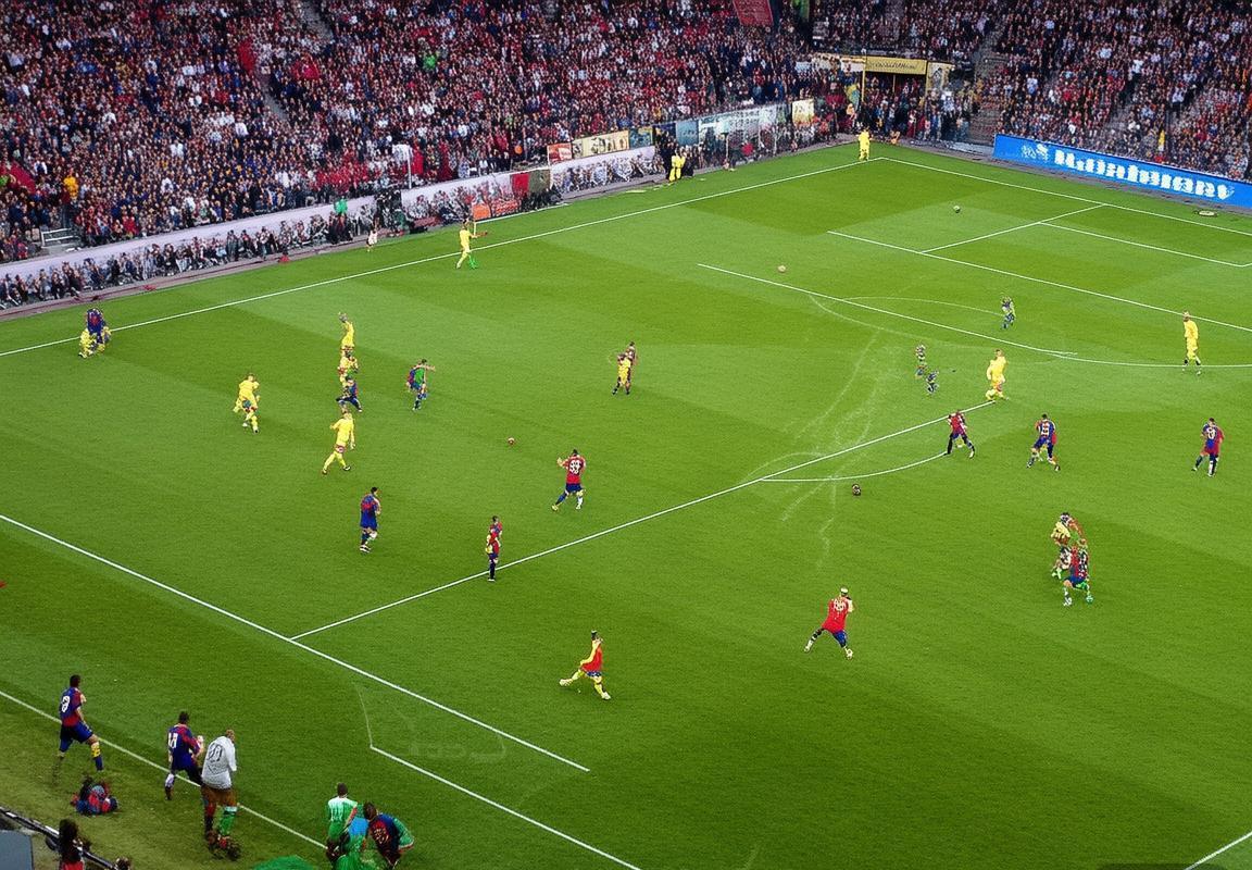 西甲新格局：巴塞罗那与拉斯帕尔马斯战术对决及新星崛起(图1)