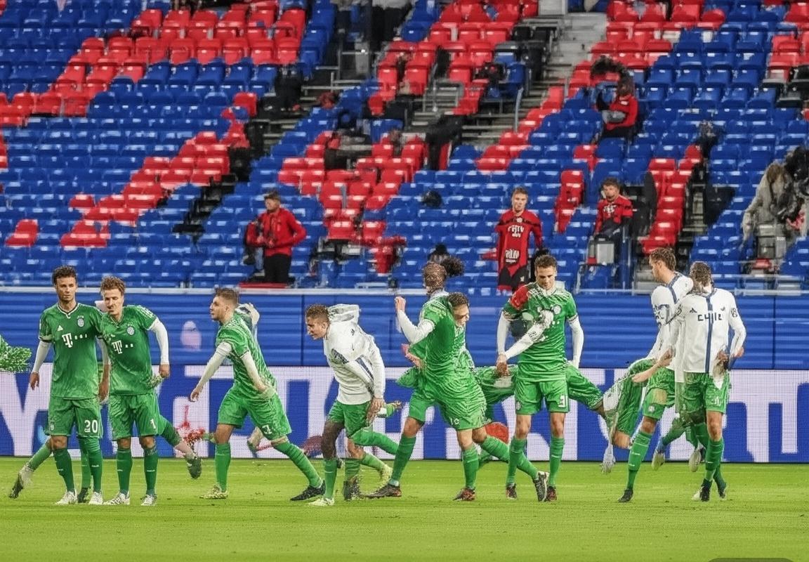 拜仁慕尼黑VS科隆：德甲豪门对决，状态与战术解析(图4)